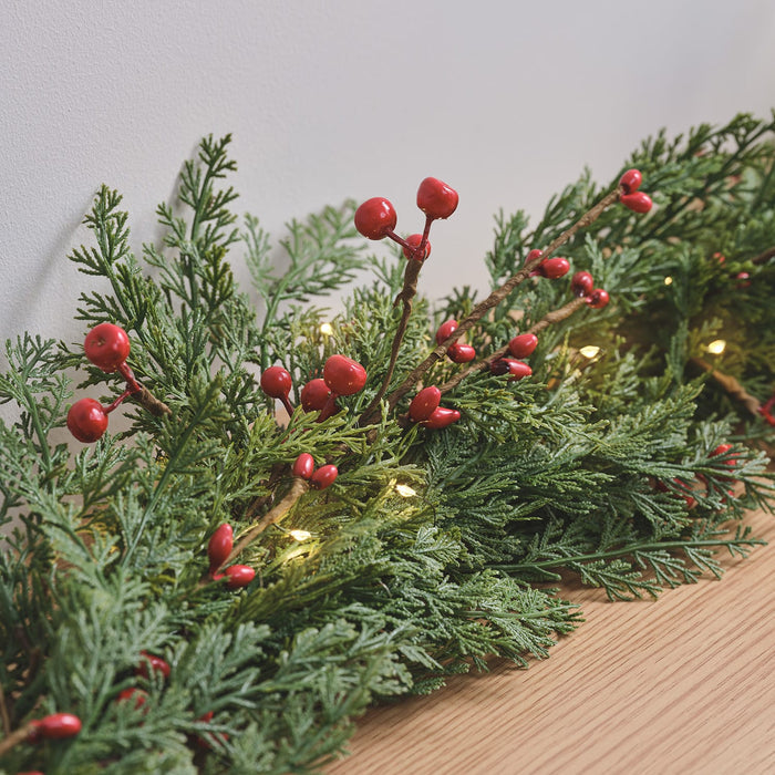 1.5m Pre Lit Red Berry Christmas Garland