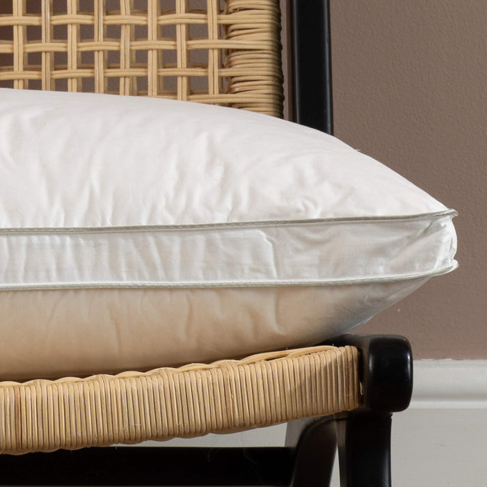 80% Goose Down Pillows bedroom detail 4 | Soak and Sleep