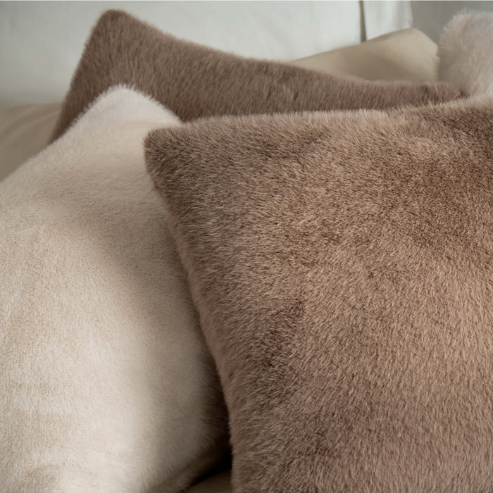 Fawn Faux Fur Throw & Cushions - winter, double, close-up detail 2 | Soak and Sleep