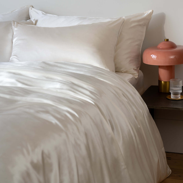 Ivory Pure Mulberry Silk Bedding & Bed Sheets in a styled bedroom 3 | Soak and Sleep