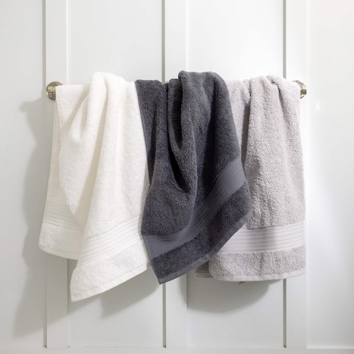Light Grey Egyptian Cotton Bath Sheet bedroom detail 3 | Soak and Sleep