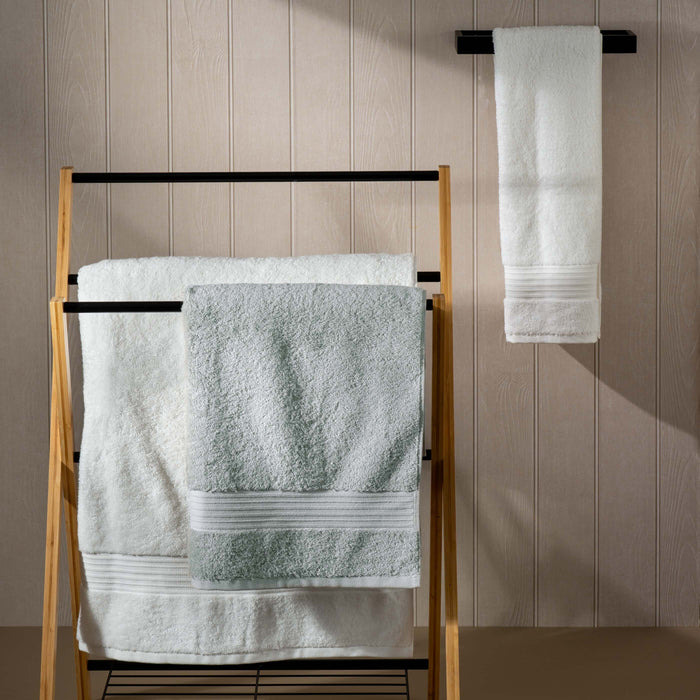 Mineral Blue Egyptian Cotton Towels bedroom detail 2 | Soak and Sleep