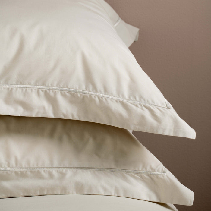 Natural 200 Thread Count Egyptian Cotton Bed Sets Superking - linen, breathable, close-up detail 3 | Soak and Sleep