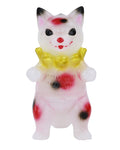 Shibara Nishiki by Konatsu - Preorder: A 9cm sofubi figurine, resembling a stylized Japanese lucky-cat, featuring black eyes and red accents. Ships Aug 2025.