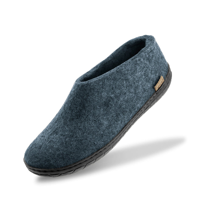 Shoe with natural rubber sole - black - Denim
