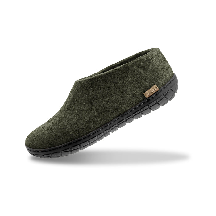 Shoe with natural rubber sole - black - Forest