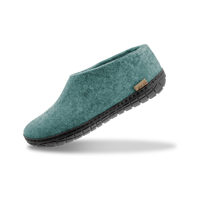 Shoe with natural rubber sole - black - North Sea