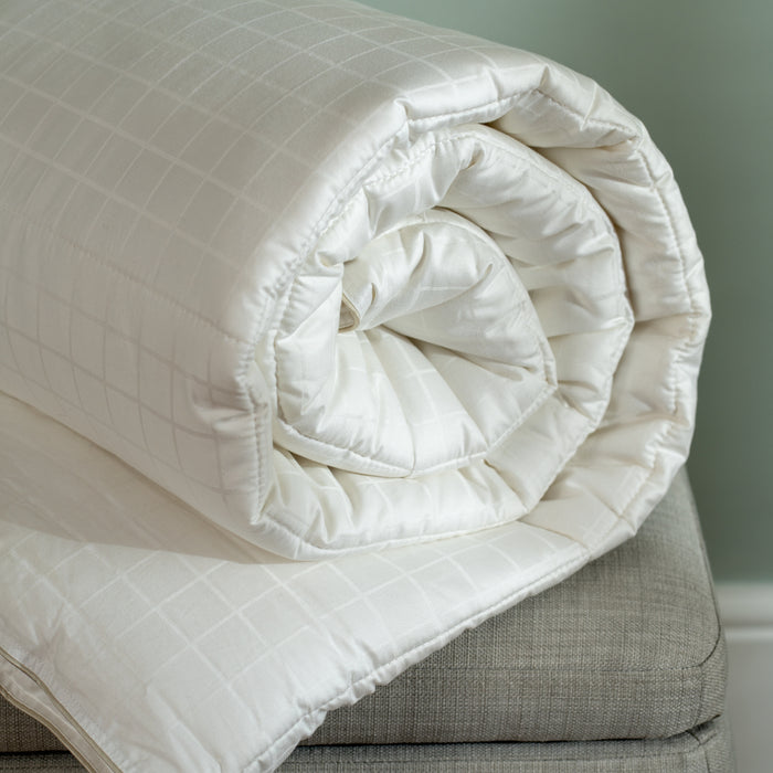 Soft as Down with Silk Duvet - Signature Ties detail view 1 | Soak and Sleep