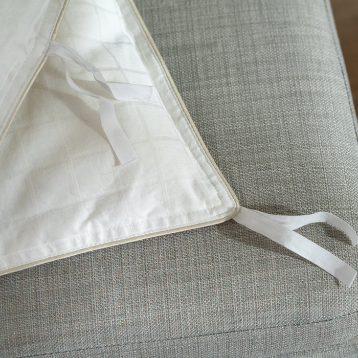 Soft as Down with Silk Duvet - Signature Ties detail view 2 | Soak and Sleep