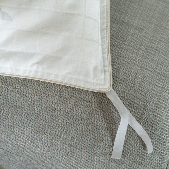 Soft as Down with Silk Duvet - Signature Ties detail view 3 | Soak and Sleep