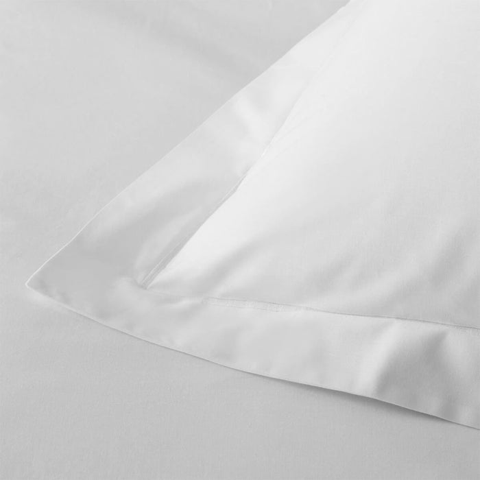 White 200 Thread Count Egyptian Cotton Bed Sets close-up detail | Soak and Sleep