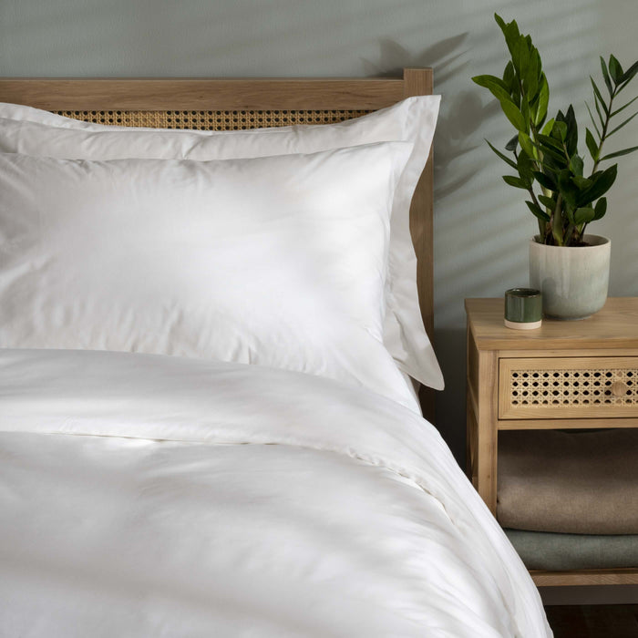 White 200 Thread Count Organic Cotton Pillowcases bedroom detail 3 | Soak and Sleep