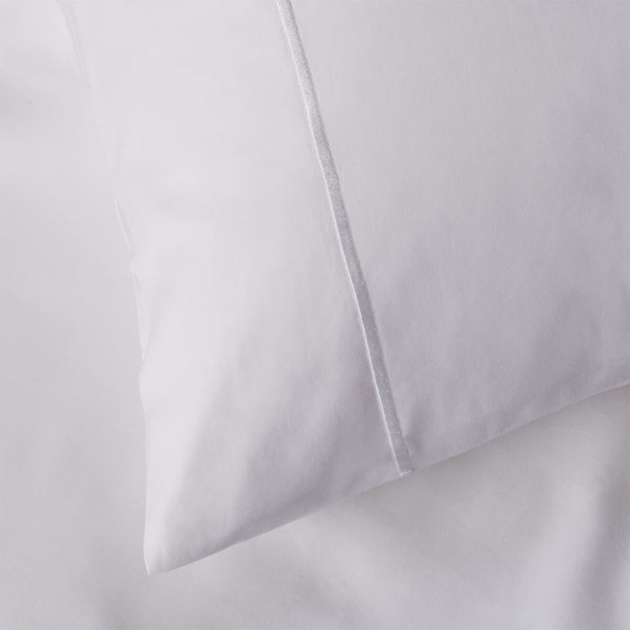 White 400 Thread Count Egyptian Cotton Bedding And Sheets - sateen, breathable, close-up detail 2 | Soak and Sleep