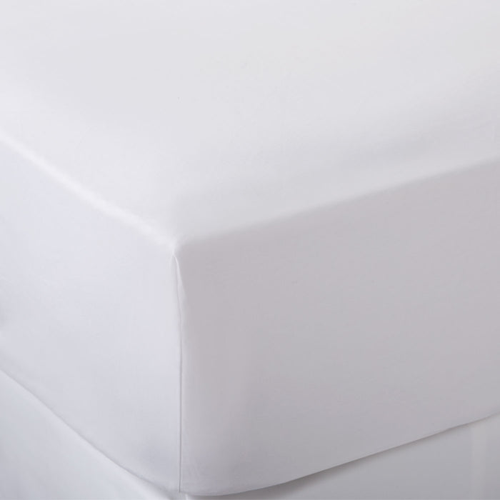 White 600 Thread Count Egyptian Cotton Duvet Sets Superking detail view 2 | Soak and Sleep