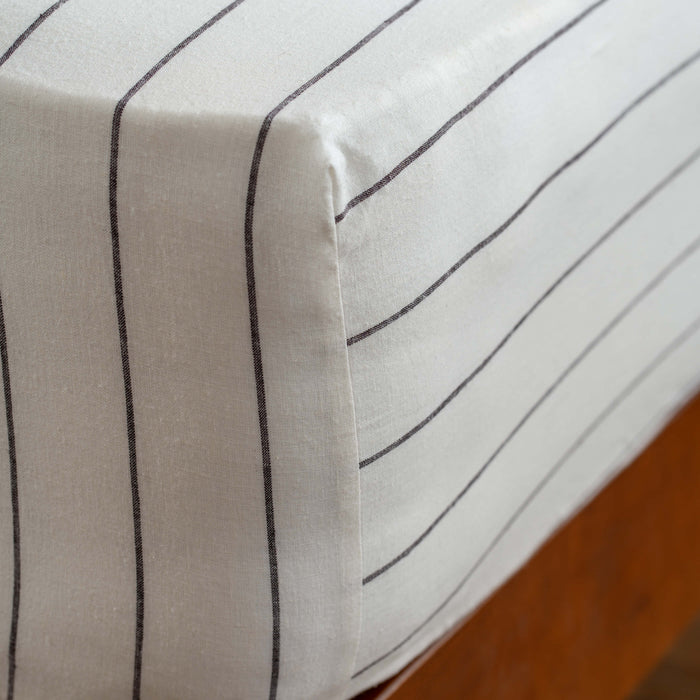 White / Blackberry Pinstripe Blended Linen/Cotton Duvet Sets